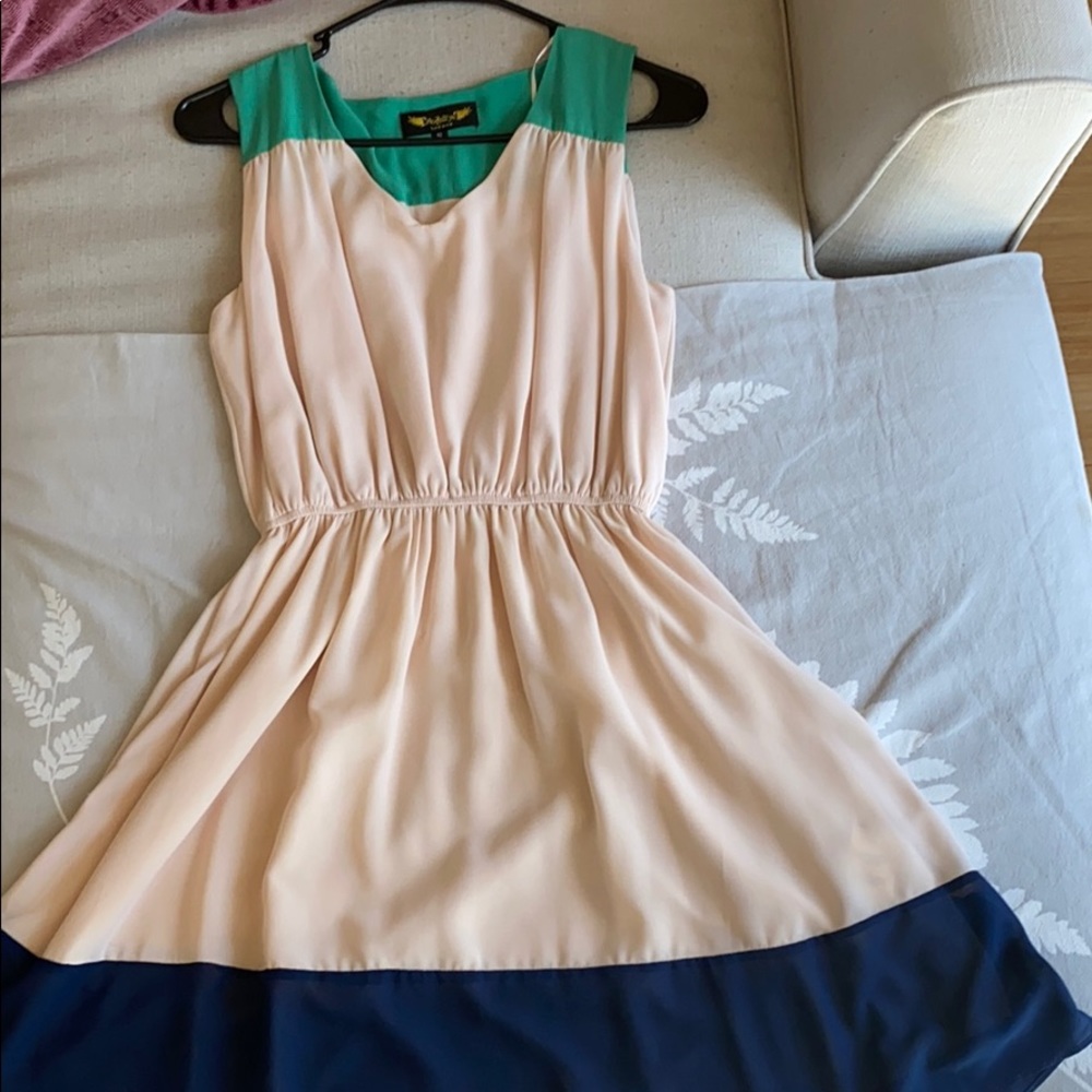 Sleeveless dress, multicolored